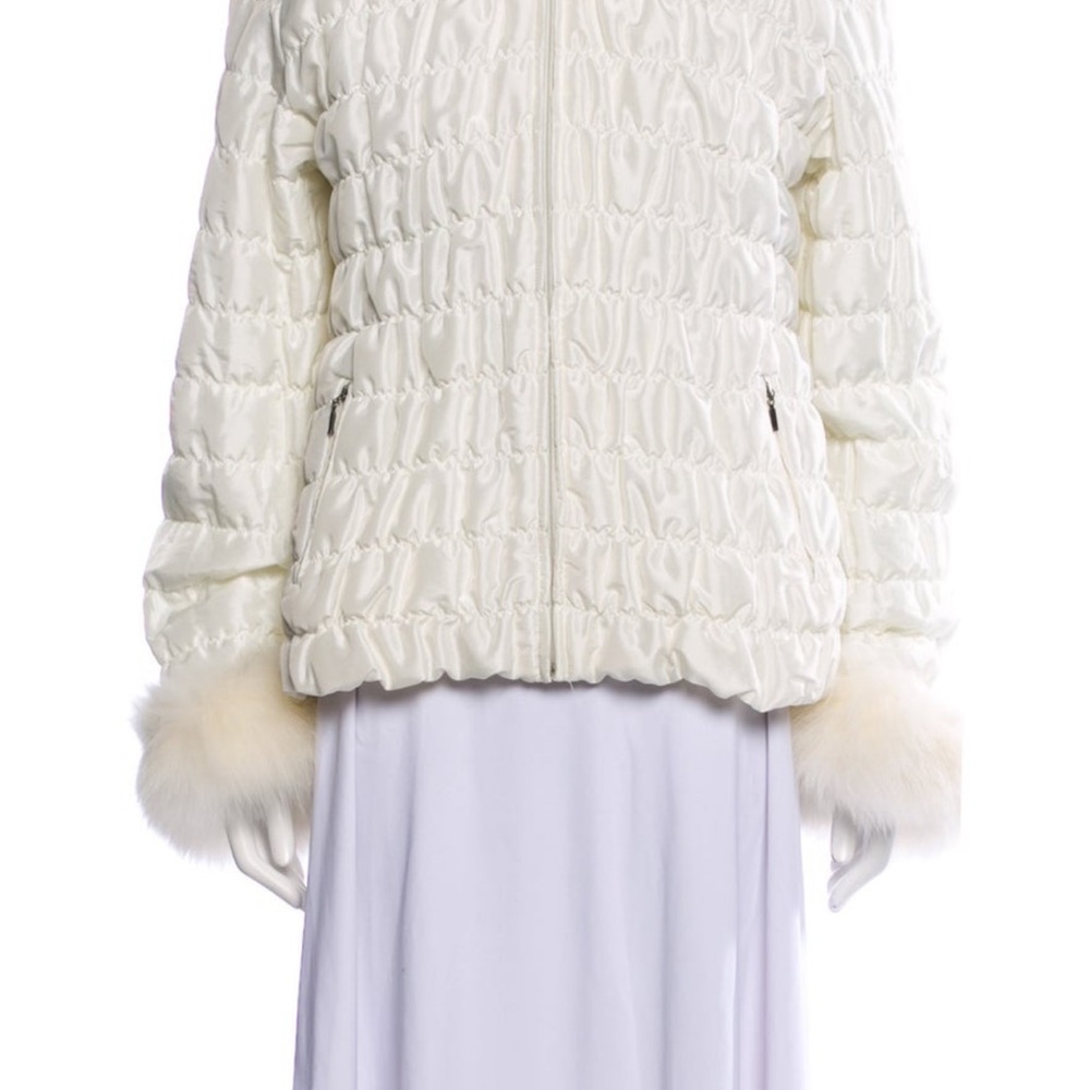 Elegant White Quilted Women's Jacket